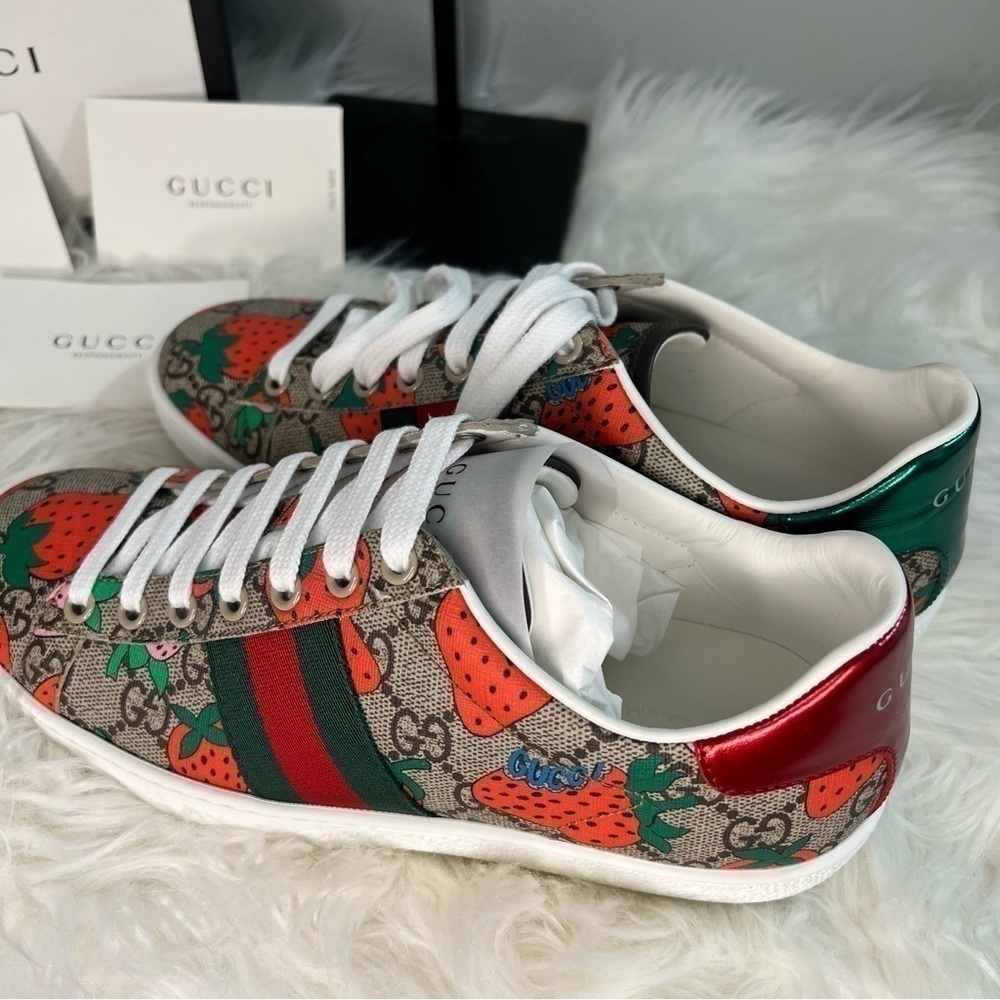 Authentic Gucci Ace Strawberry Sneakers sz 36.5 NIB - Picture 6 of 17